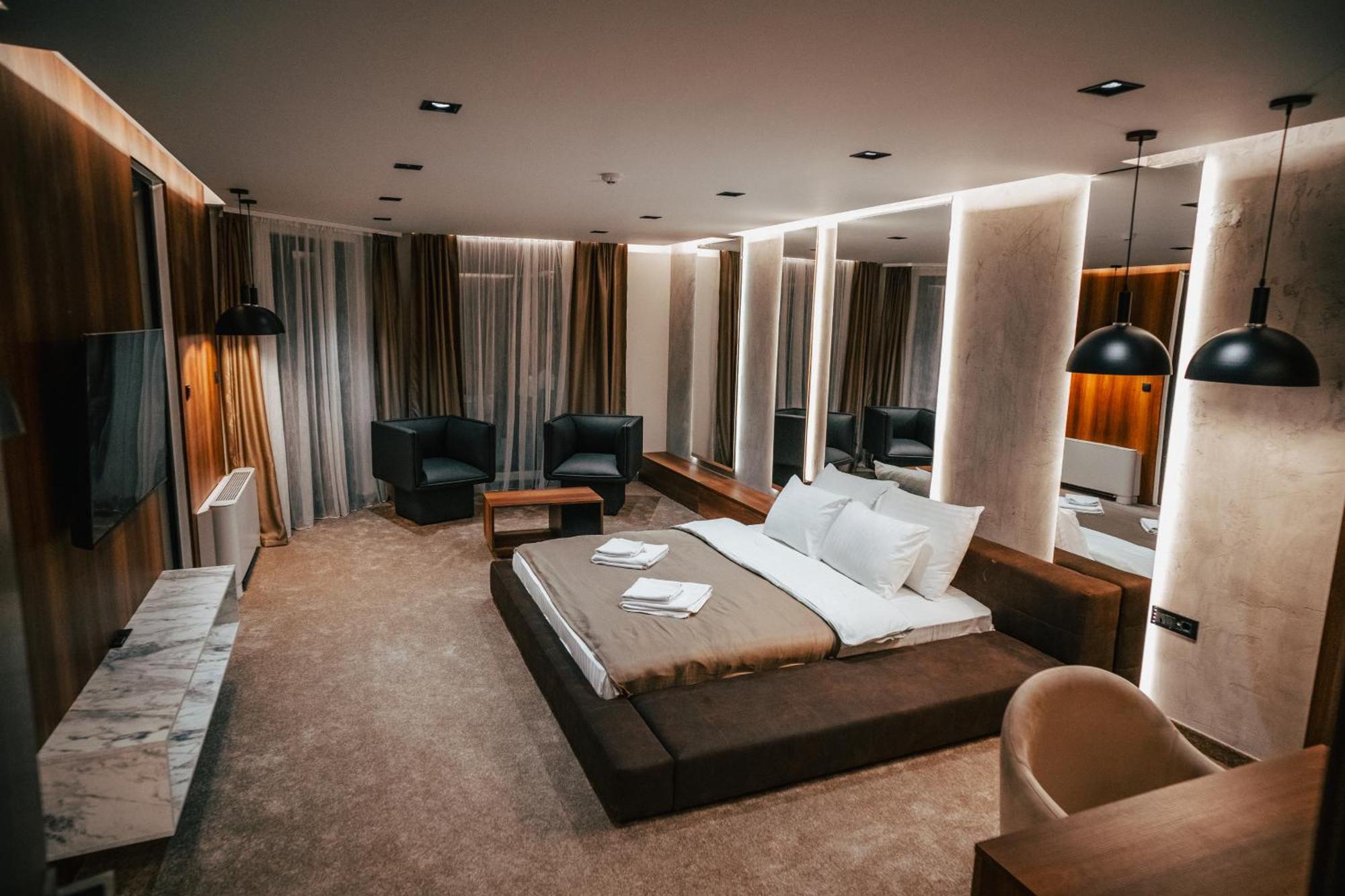 Hotel Bavka レスコヴァツ エクステリア 写真
